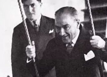 Sunay Akın: Atatürk son nefesine kadar çocuktu!