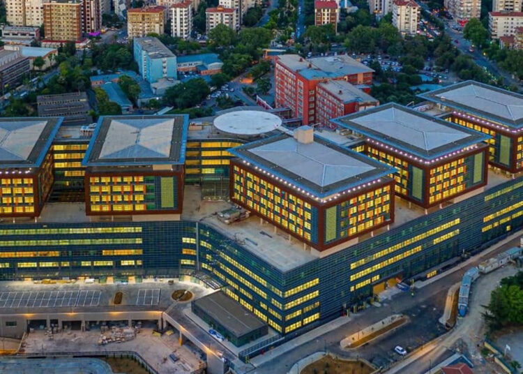 Sağlık ticari işlevinden uzaklaşacak mı?