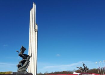 Tarihe yapılan saldırı