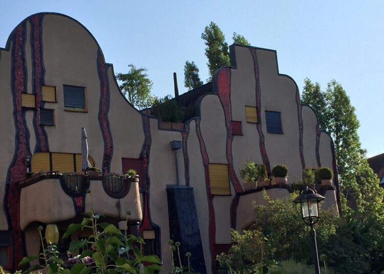 Sıradan insana değerini hatırlatan iki sanatçı