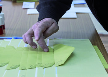 Akdeniz ve Güney Doğu’da yarış bulanık sularda ilerliyor