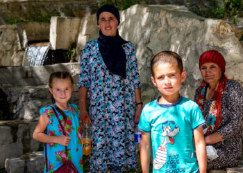 Tacikistan Aryan mitini yeniden diriltiyor