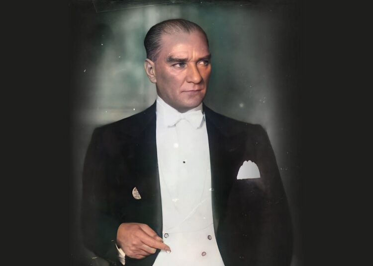 ‘Başka bir Cumhuriyetimiz, başka bir Atatürkümüz YOK!..’