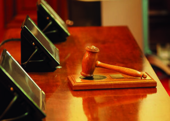 Savunma hakkının önlenemez düşüşü