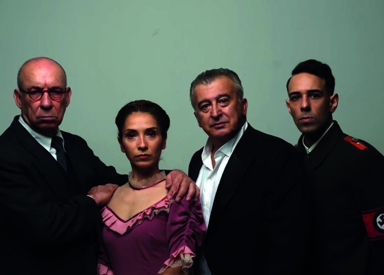 Mücadelenin onurlu tarafında…