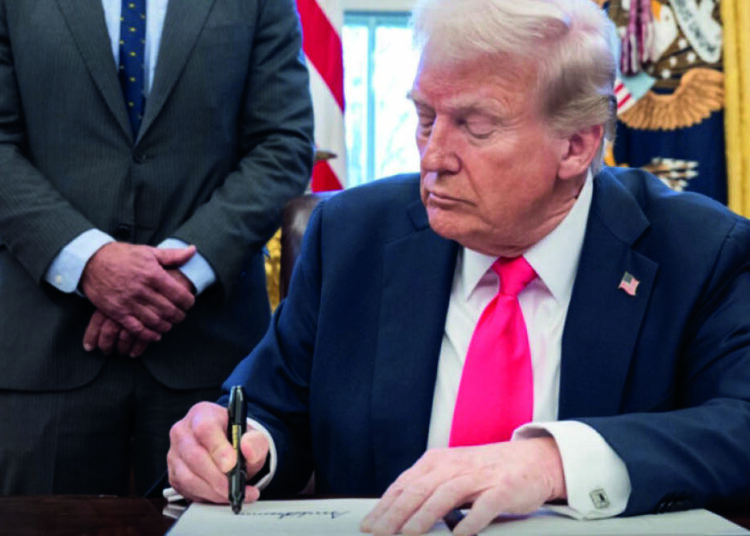 Trump 6. viteste: Kemerlerinizi bağlayın