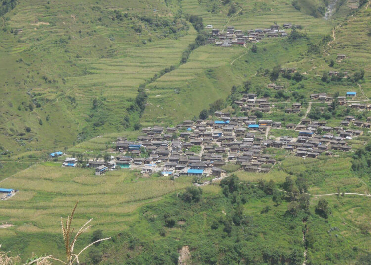 Nepal’in zorlu yolları