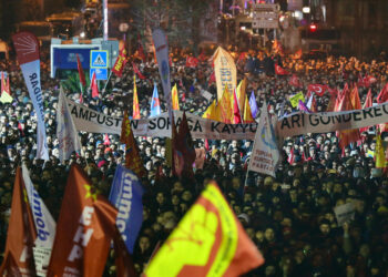 Öfke tek adam rejimine