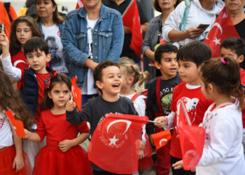 Karanlığa karşı aydınlık yarınların bayramı