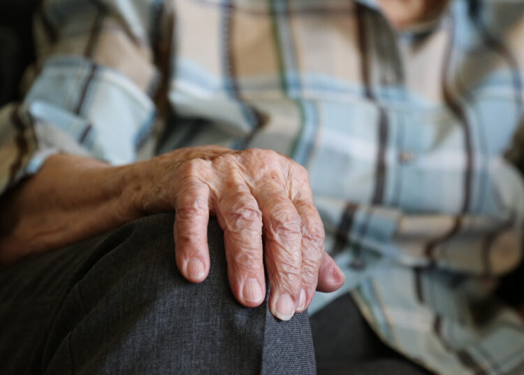 Umudu tükenen toplumlarda nüfus kaçınılmaz olarak yaşlanır