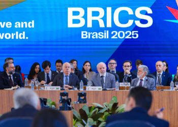 Eski düzen öldü, çok yaşa yeni düzen!