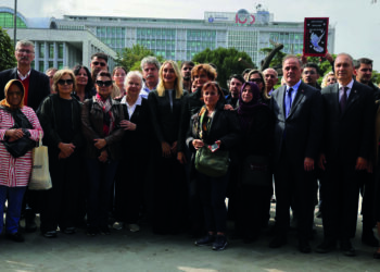 Otoriter teknoloji darbesi