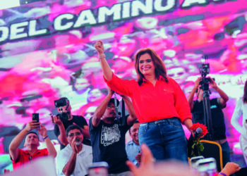 Otoriter teknoloji darbesi