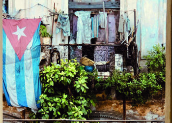 Otoriter teknoloji darbesi