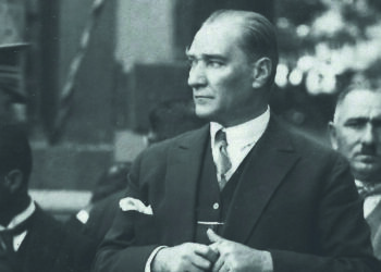 Otoriter teknoloji darbesi